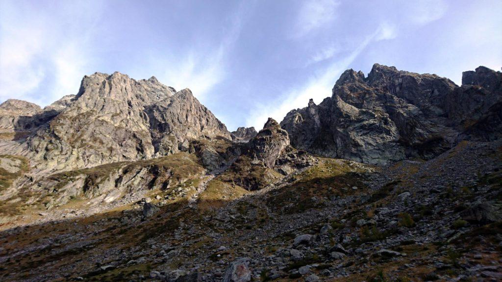 Le belle montagne che formano l'anfiteatro della parte alta della valle