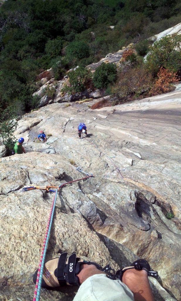 Fotina dopo la prima rimonta in strapiombo. Duretta ma ben chiodata e quindi si supera senza impazzire troppo.