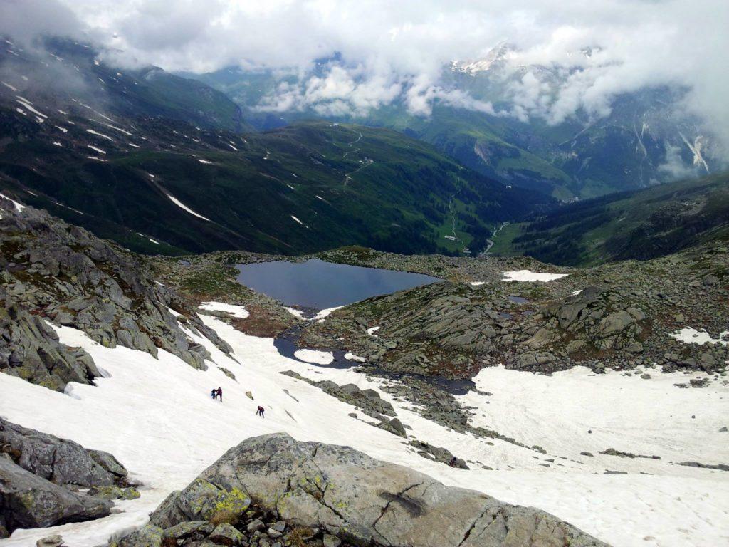 Siamo quasi a valle.Panoramica dall&#039;alto del lago di Bergseeli, il primo che abbiamo incontrato stamattina