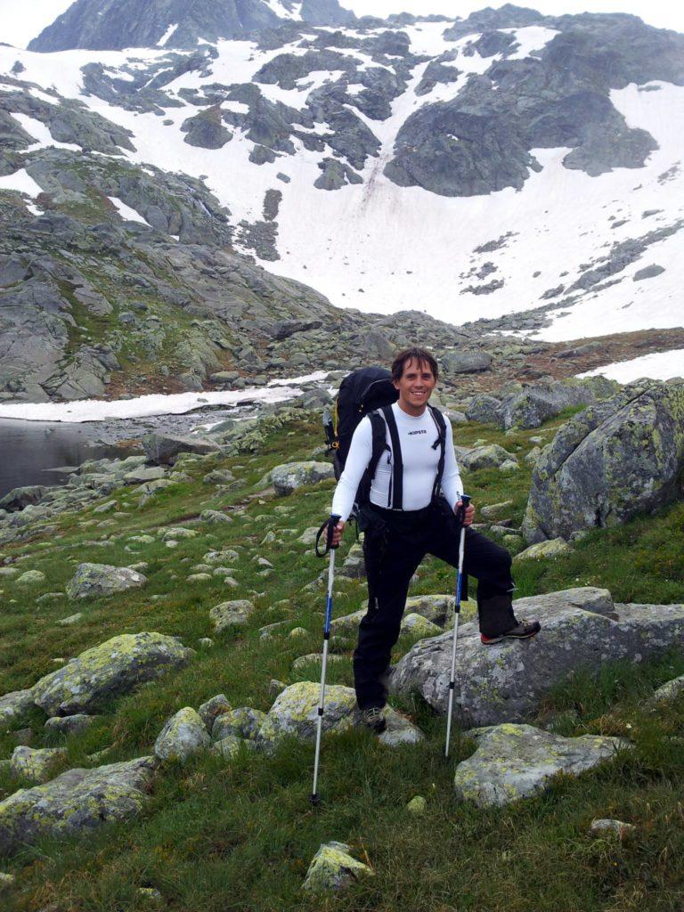 ma prima di attrezzarci, due ghigne e qualche fotina del lago