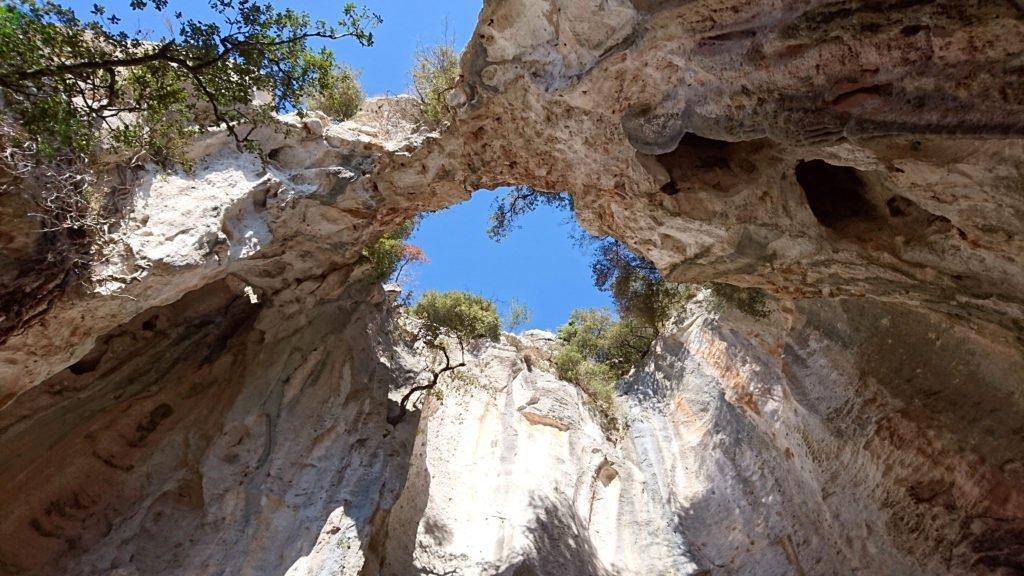 Vista a cielo aperto sopra la grotta dell'Edera. Bellissimo!