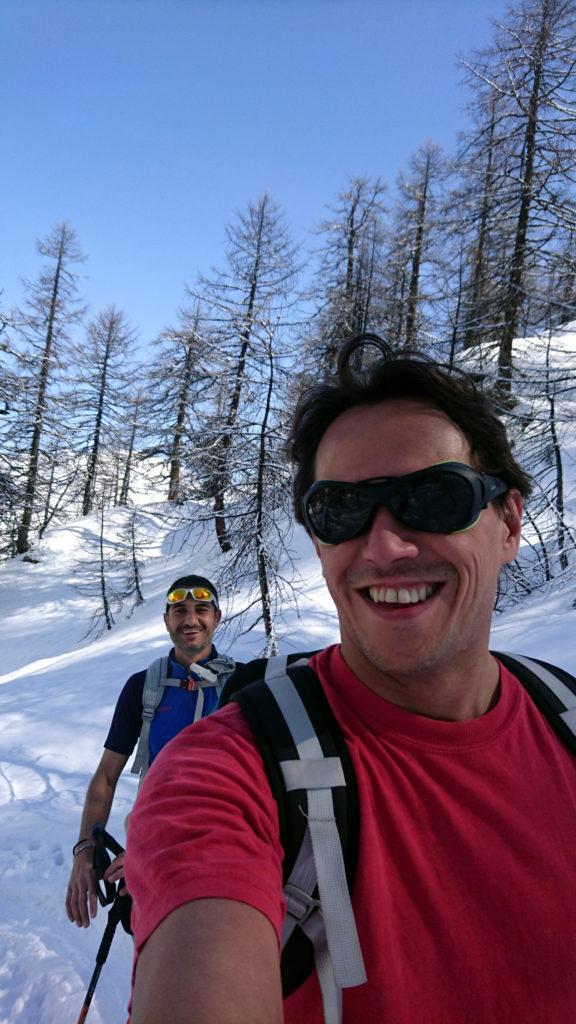 Selfie pagliaccio per me e il Gallo dopo i primi tornanti nel boschetto