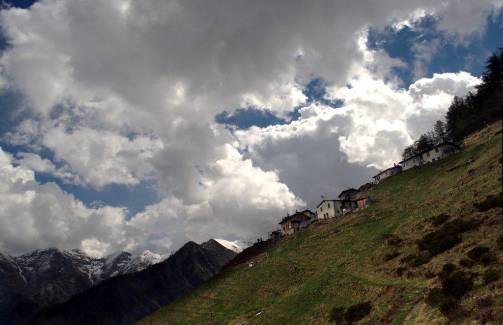 l'Alpe Chiarino, ai piedi del Pizzo d'Alben, è una delle più alte di Premana