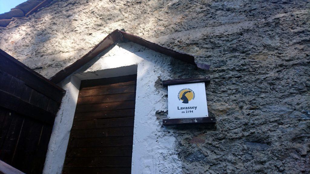 cartello del parco che contrassegna l&#039;alpe Lavassey
