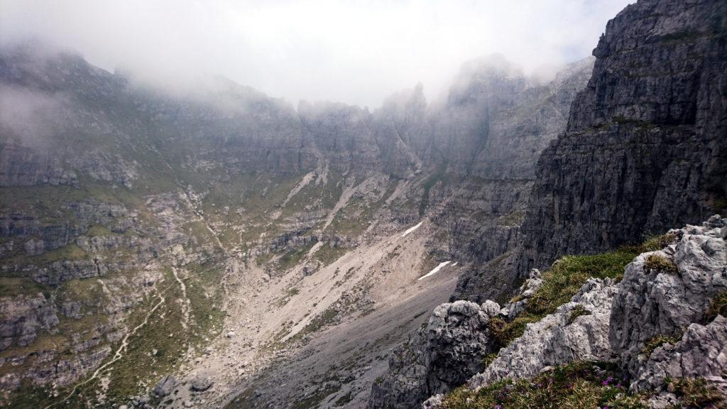 la Valle o Canalone dei Camosci, che percorreremo in discesa, vista dalla cima del nostro torrione