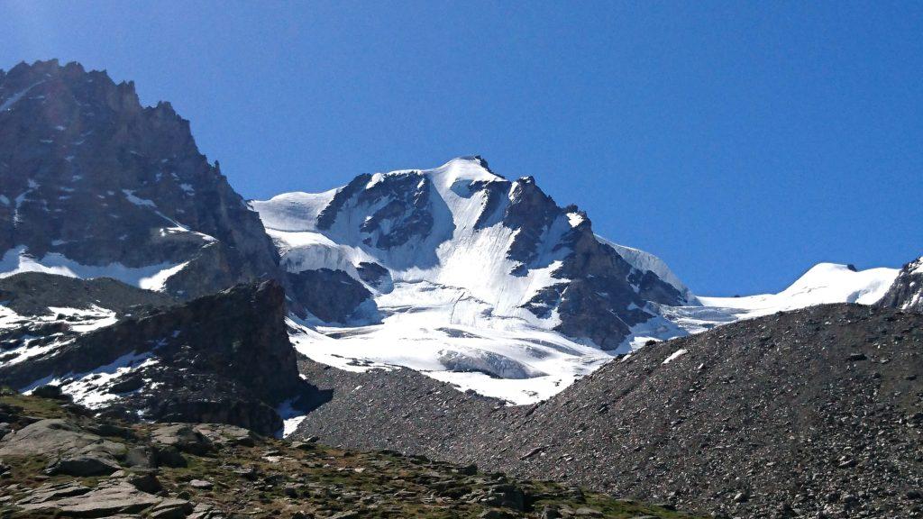 Vista zoomata della nord del Gran Paradiso in tutto il suo splendore