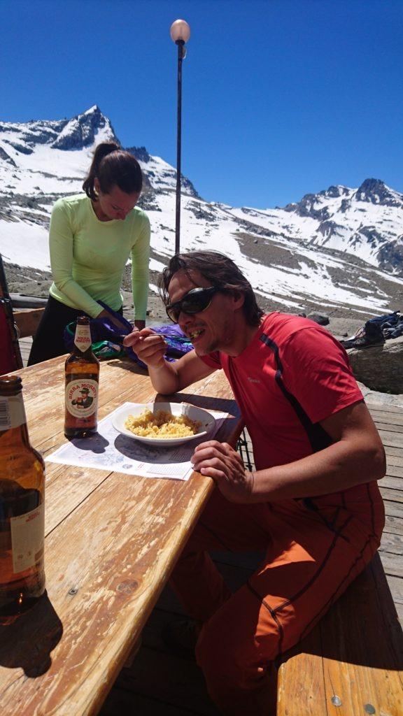 Mi gusto una pasta aglio, olio e peperoncino e una birretta rinfrescante