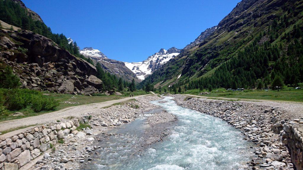 il bel fiume che traversa la Valsavarenche