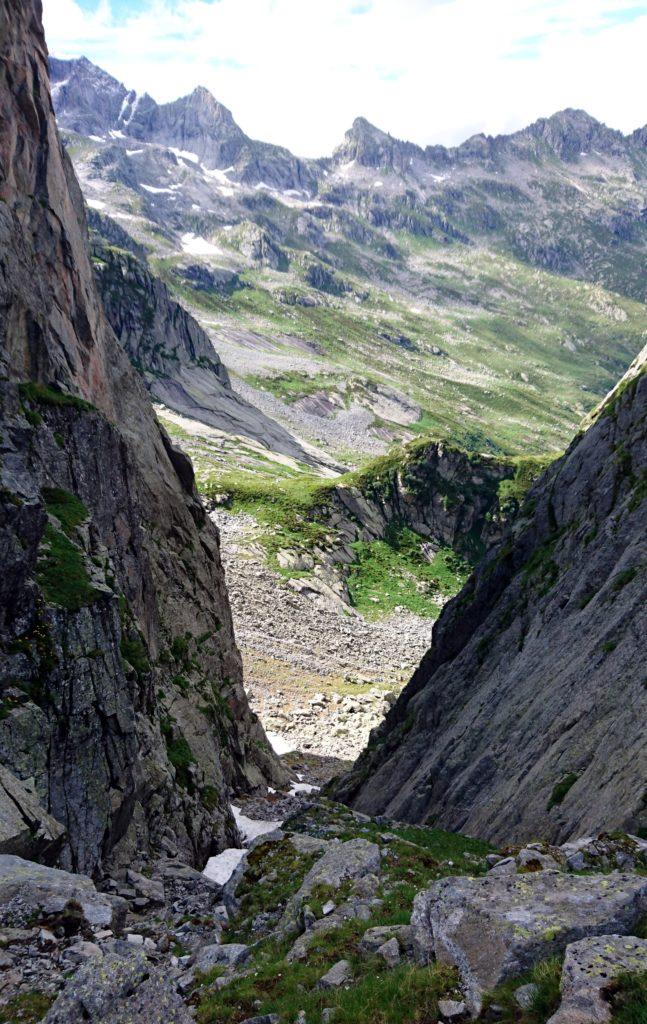 Vista dalla bocchetta di Medaccio in direzione nord. Da qui, scenderemo