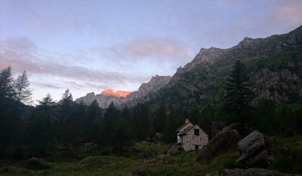 Siamo in risalita verso i piani della rossa e ci sono delle casette che davvero sogneremmo di possedere