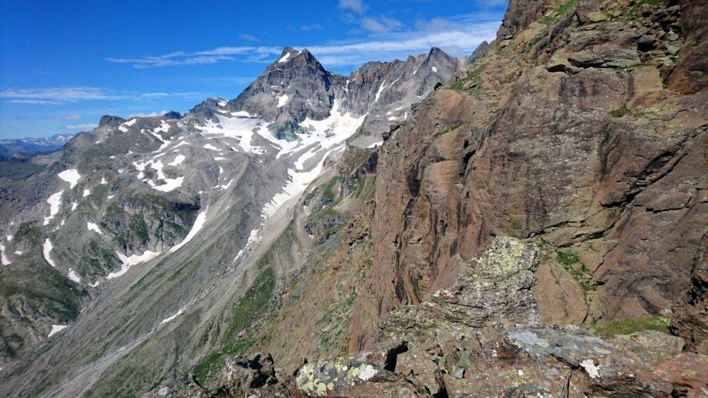 Sguardo verso il Cervandone che conserva ancora un po' di neve