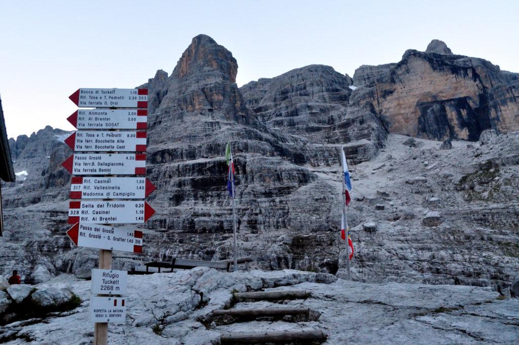 oggi il cielo è decisamente più terso: Dolomiti in tutto il loro splendore