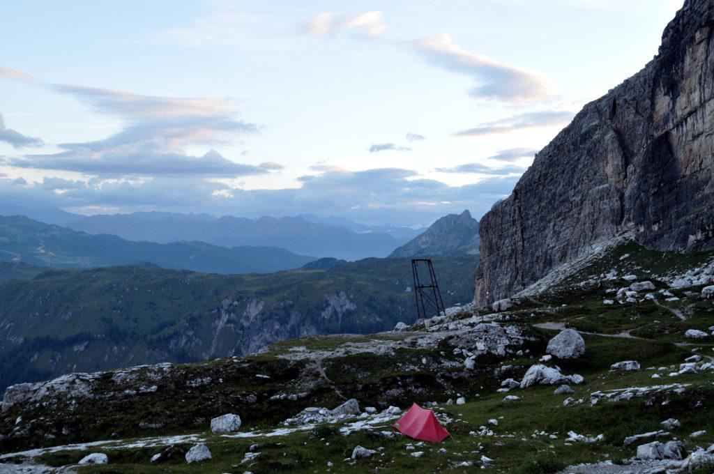 qualcuno ha pensato bene di bivaccare in tenda