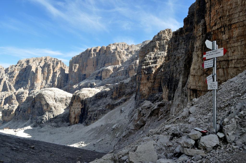 uno sguardo all'Alimonta prima di attaccare la ferrata