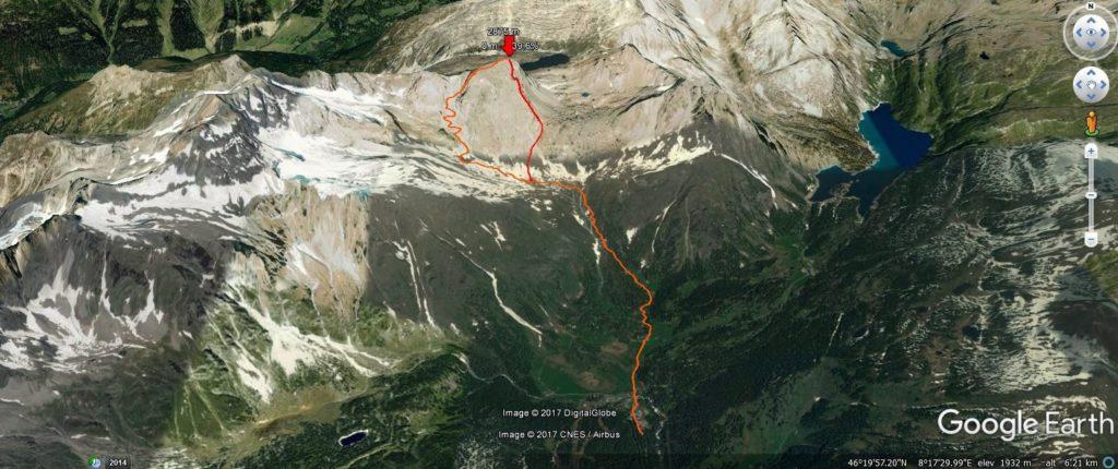 Il nostro giro riprodotto su google earth. A destra in rosso è segnato l'itinerario di salita a partire dalla deviazione dal sentiero ufficiale