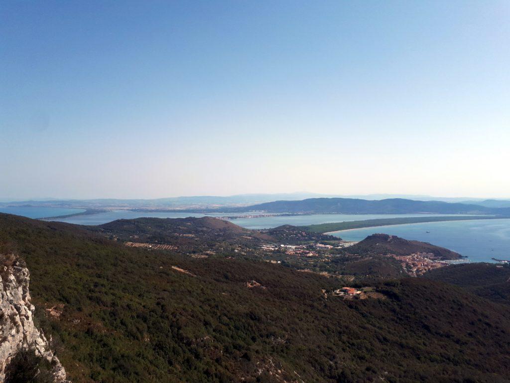 Le tre lingue dell'Argentario ben visibili dalla vetta