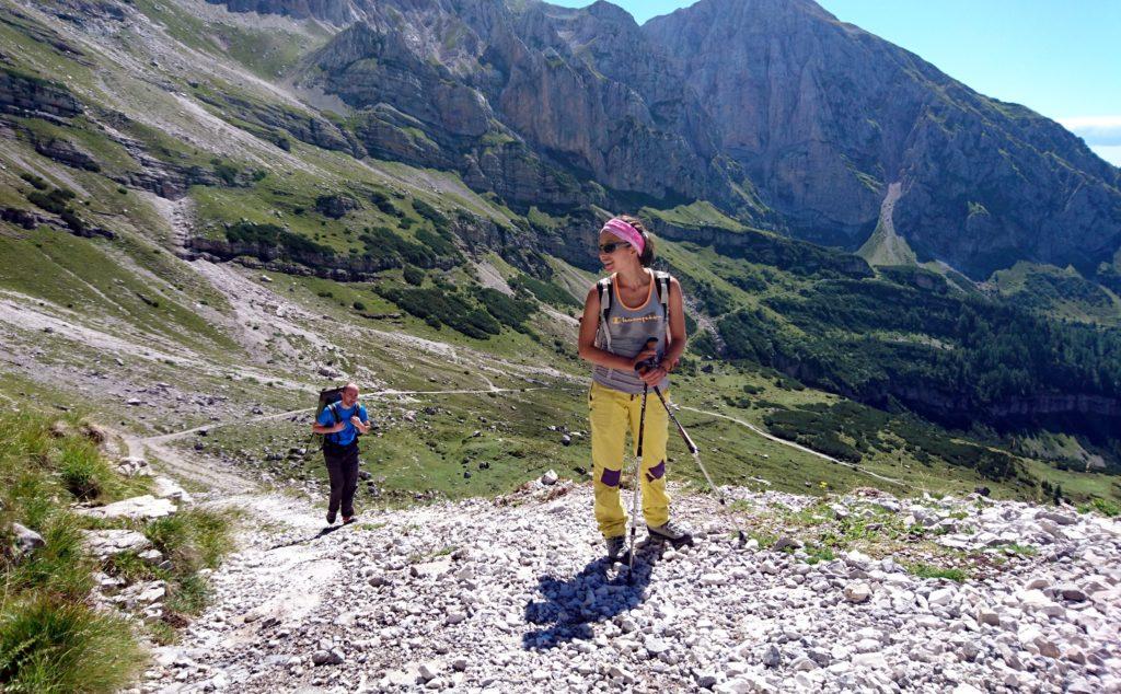 Siamo quasi arrivati all'Agostini, seguendo la strada che rispetto al sentiero garantisce una salita più morbida