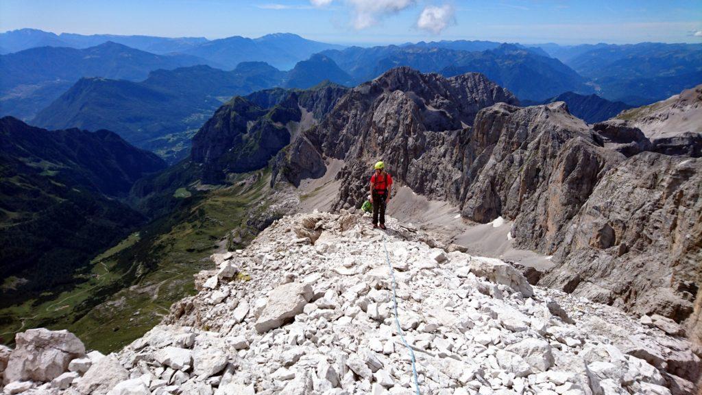 eccoci quasi in cima: ancora pochi metri ci separano dalla vetta della Cima d'Ambiez