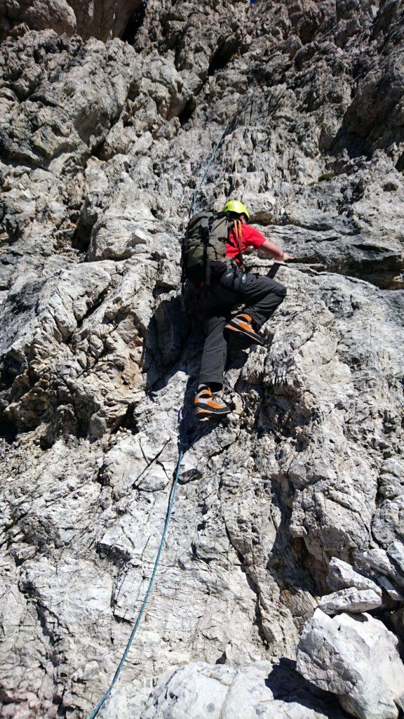 si continua a salire lungo l'ampio canale