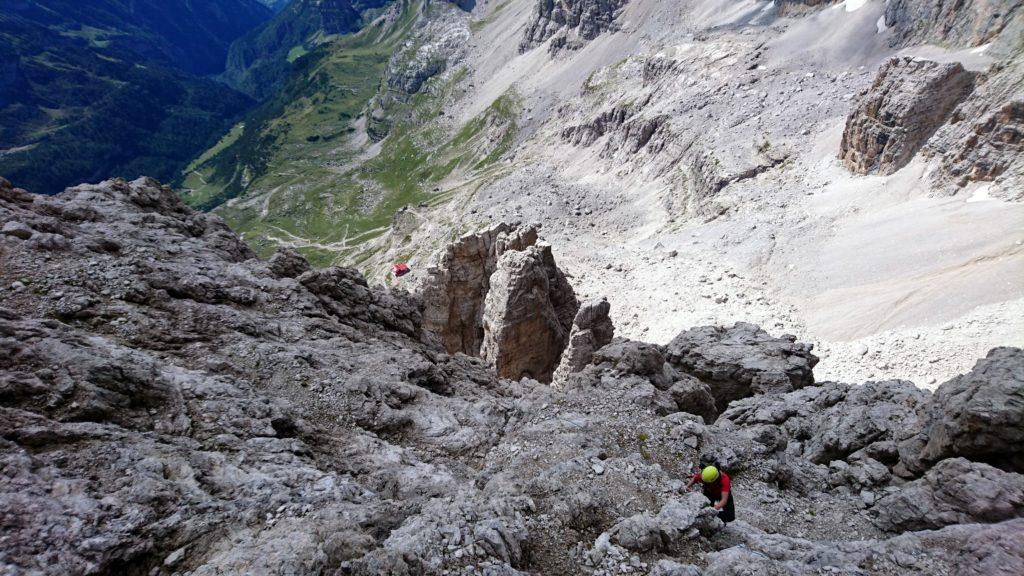 l&#039;ultima -lunga- parte della salita presenta numerosi sfasciumi e rocce instabili