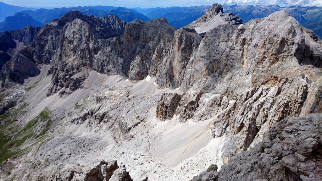 uno sguardo al panorama grandioso prima di proseguire