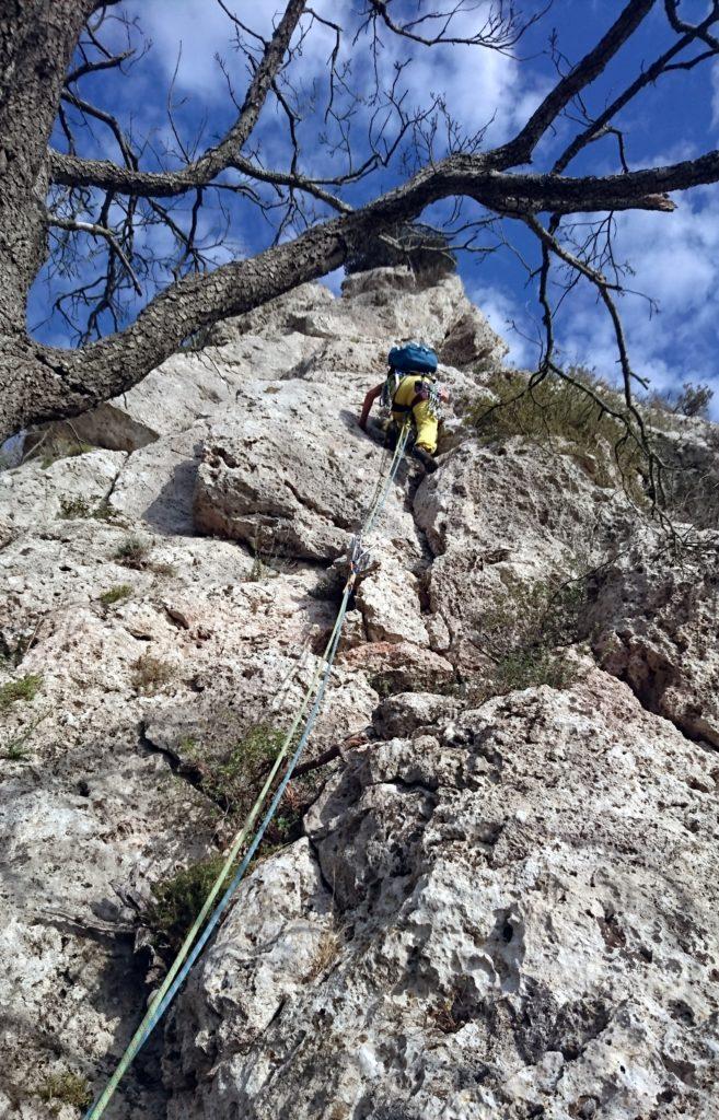 Erica sul secondo tiro (o terzo se si fa la variante), uno dei tiri più belli della via