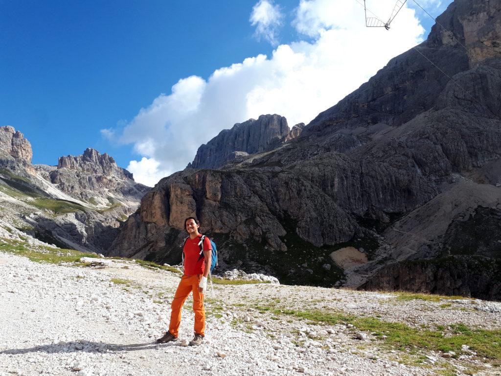 Riprendiamo il sentiero che dal rifugio Vajolet porta verso il Passo Principe