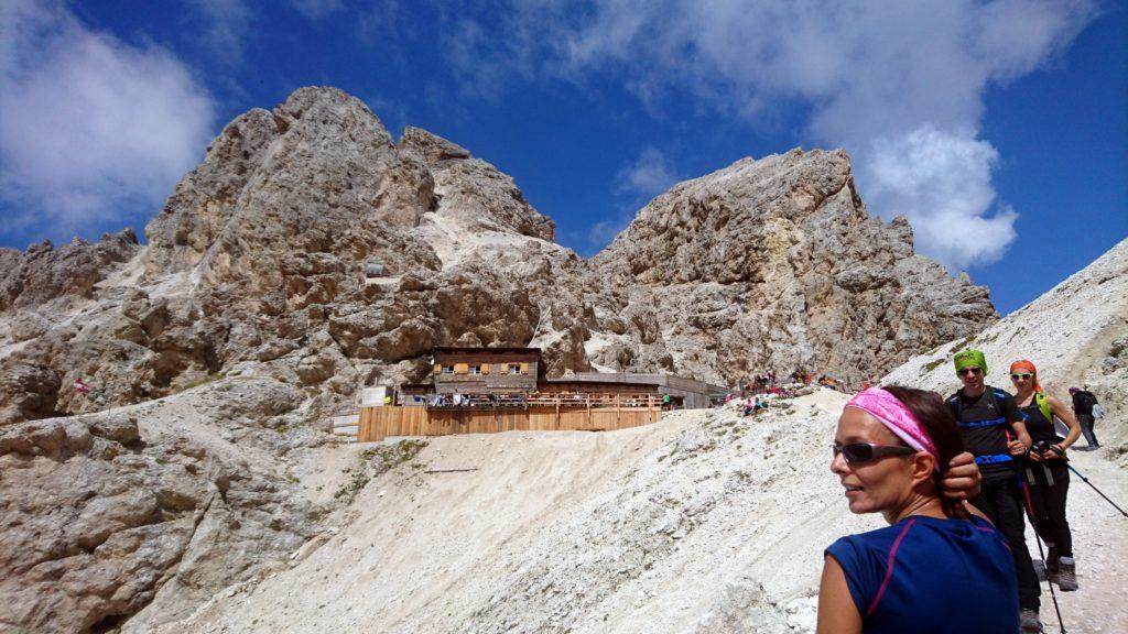 Ed ecco Passo Principe! Anche qui c&#039;è un rifugio. Su questo gruppo c&#039;è un rifugio ogni 30 minuti di cammino!