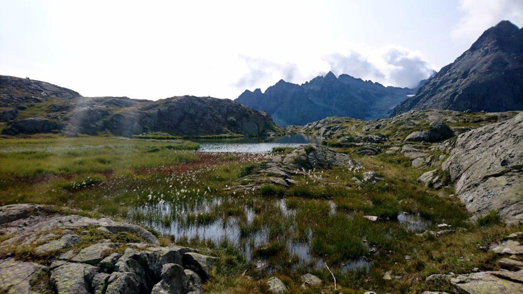 i laghi del Mandron: pezzi di cielo intrappolati tra le rocce