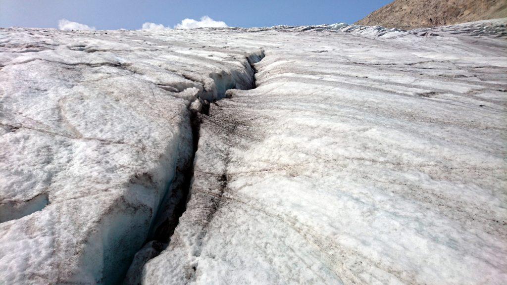 crepacci sul ghiacciaio dell'Adamello