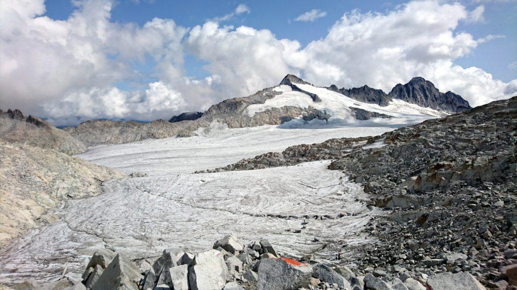 uno sguardo dal Passo della Lobbia Alta