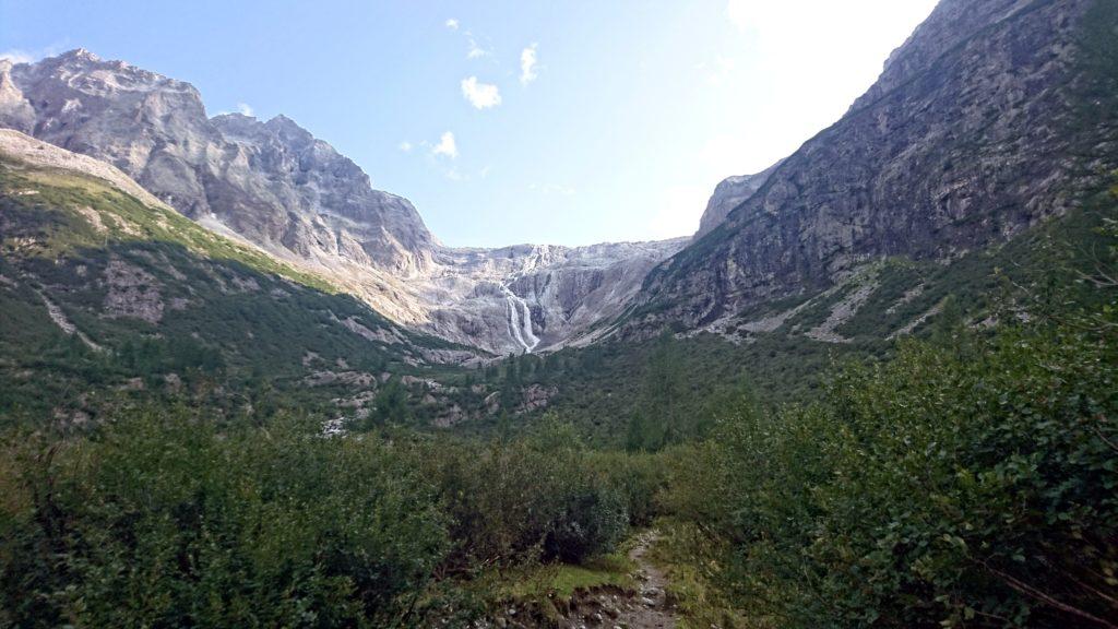 ci proviamo sempre a fare questa foto, sapendo che non renderà giustizia allo spettacolo delle cascate