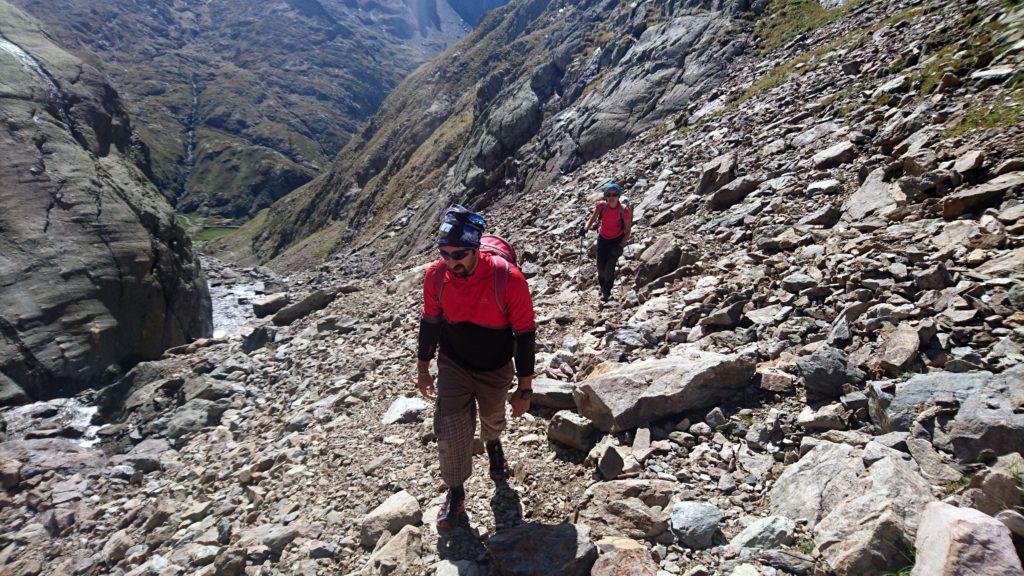 siamo ormai nella parte alta della valle. Il Lago della Malgina ci attende a breve