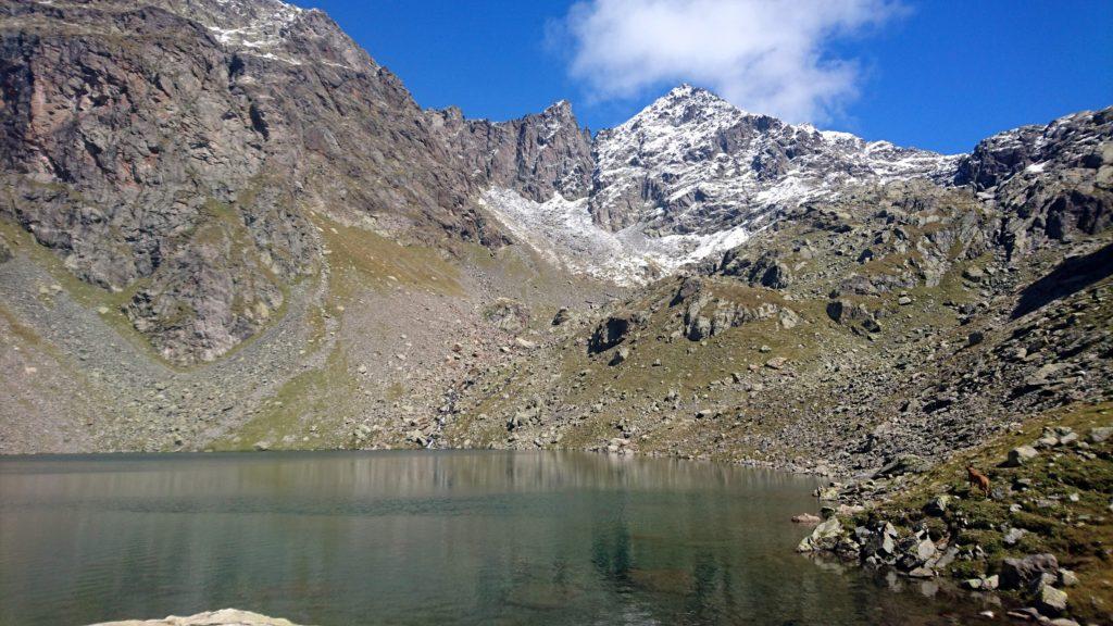 il lago della Malgina e le le cime di Caronella sullo sfondo