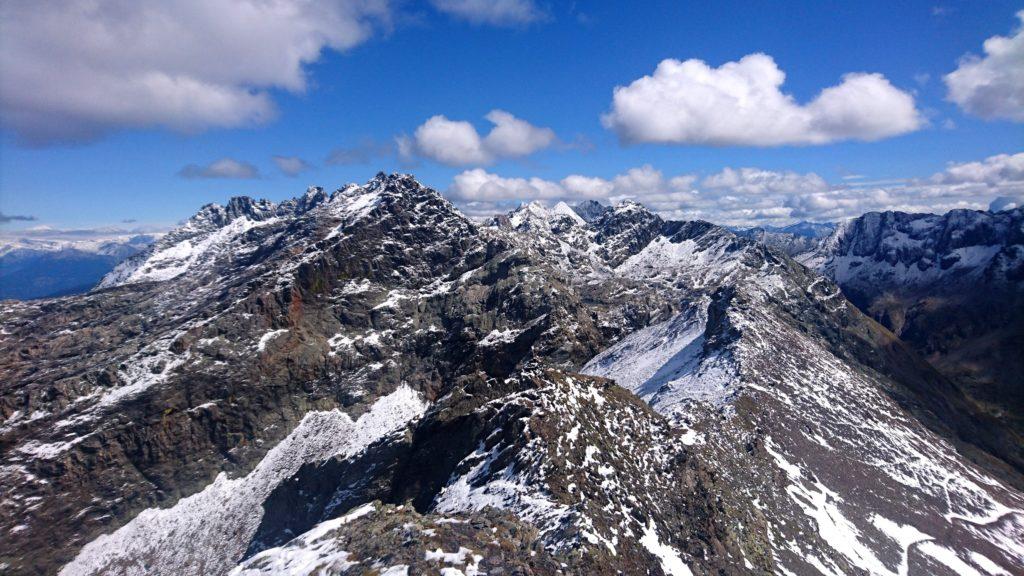 la splendida vista che si gode dal passo della Malgina