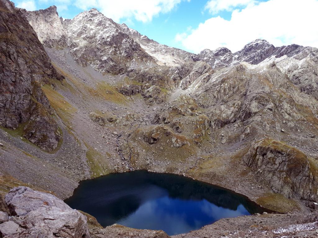 il bel lago della Malgina con la luce del pomeriggio