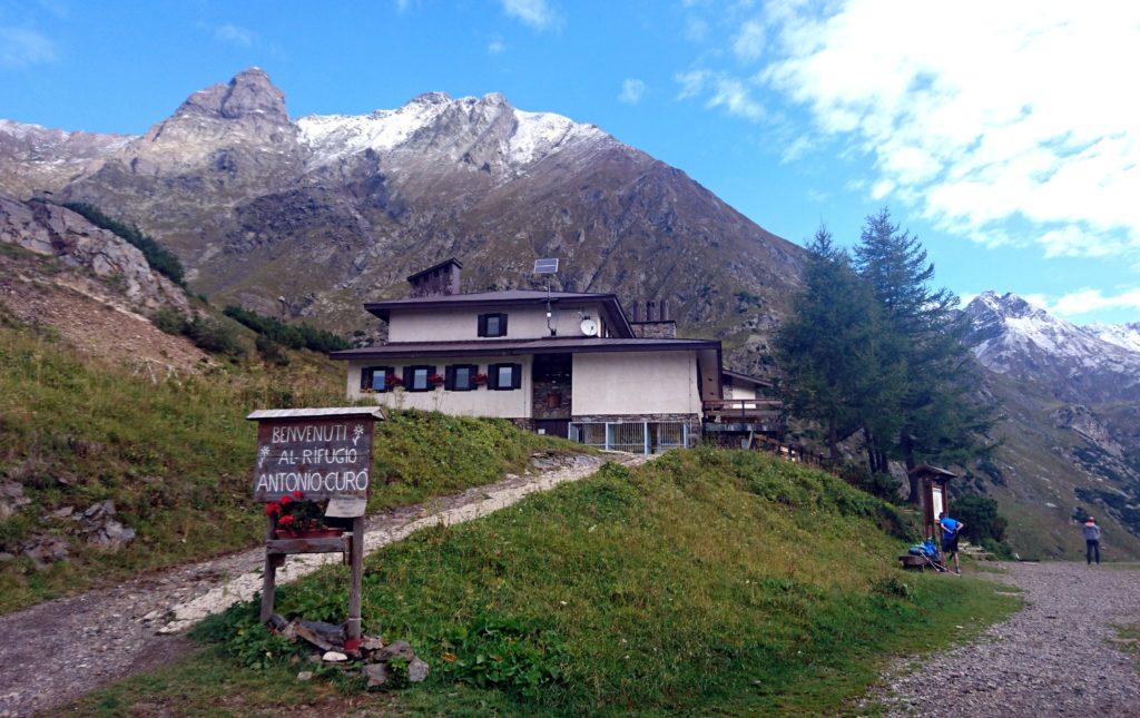 avendo preso il sentiero ripido, nel giro di 1h e 30 saremo al Curò nonostante le 3 ore paventate dai cartelli (seeeeee....)