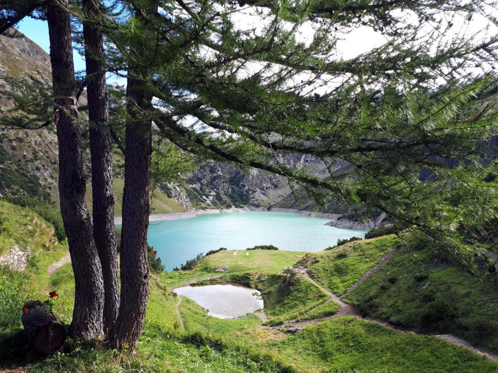 Bella vista del lago artificiale di Barbellino dal rifugio Curò