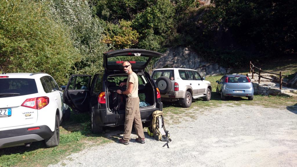 Arriviamo al parcheggio di Bard ad un&#039;ora indegna....dopo pausa di 40 minuti in autogrill, seconda colazione, cesso, sigaretta, cambio e via dicendo. Ma l&#039;obiettivo resta. Vogliamo tornare a casa con una vietta