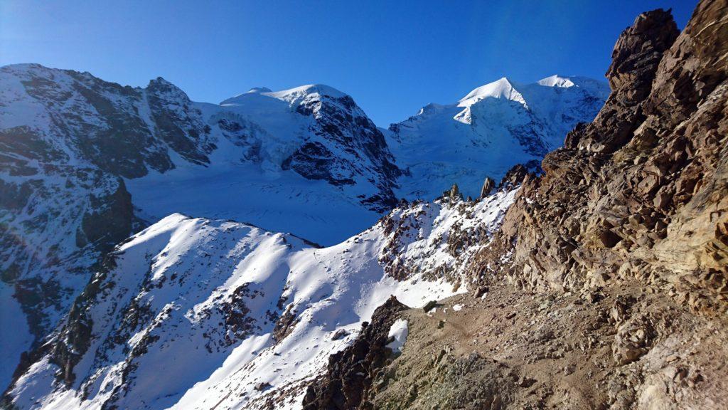 aggiriamo il Piz Trovat dal suo lato est in direzione della forcella da cui si accede al ghiacciaio