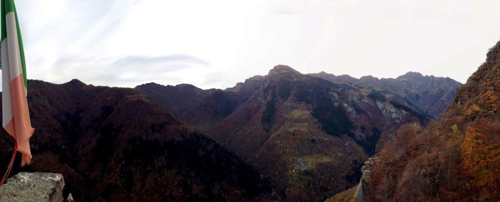 Panorama un po' buio (ormai era tardino) dalla cima guardando verso nord