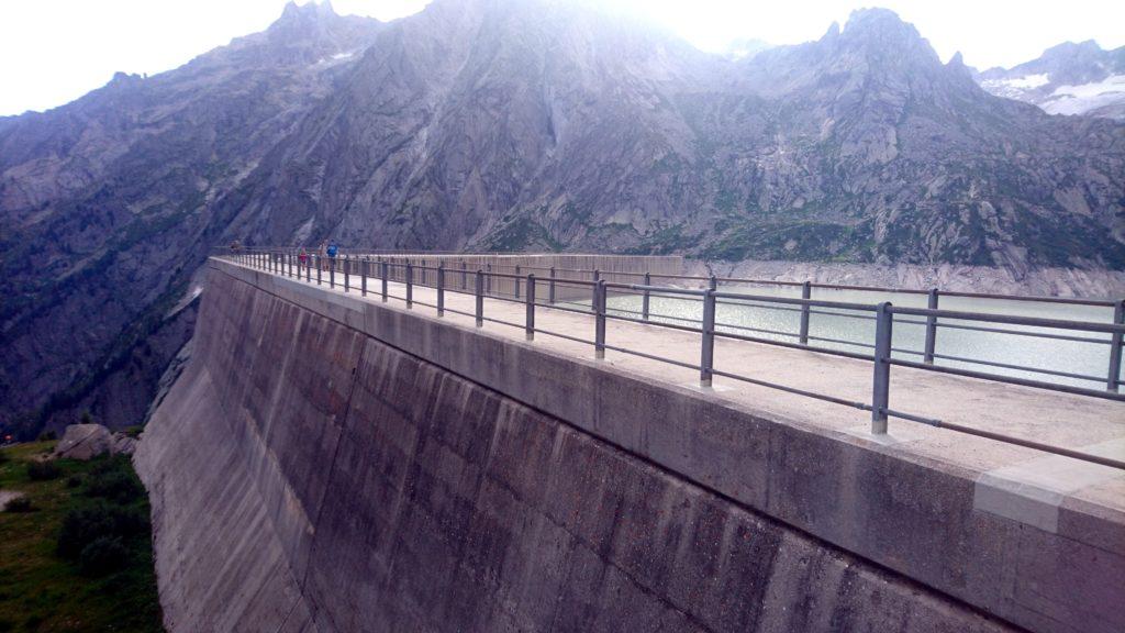 Scorcio della diga del lago di Albigna