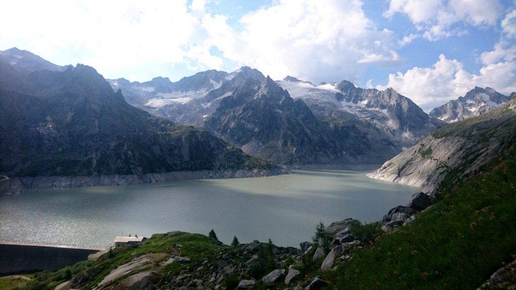 Iniziamo a salire verso l&#039;attacco. Altro piccolo scorcio del lago e del Recastello