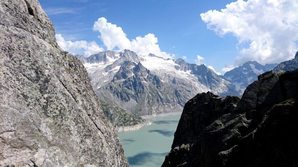 Vista verso il lago dalla parete della Fiamma