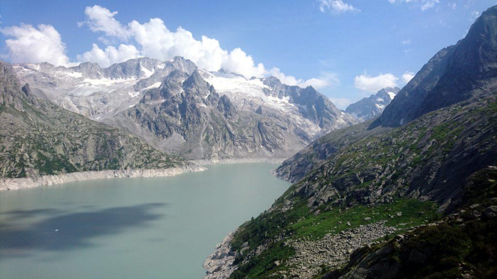 Vista pomeridiana del lago di Albigna e del Recastello