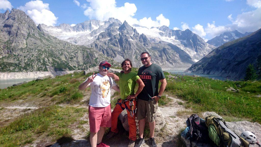 Foto rarissima! In questa avventura siamo stati accompagnati da Francesco e Cristiano, due miei compagni di ASILO che ancora oggi frequento e che si sono occupati delle riprese col drone