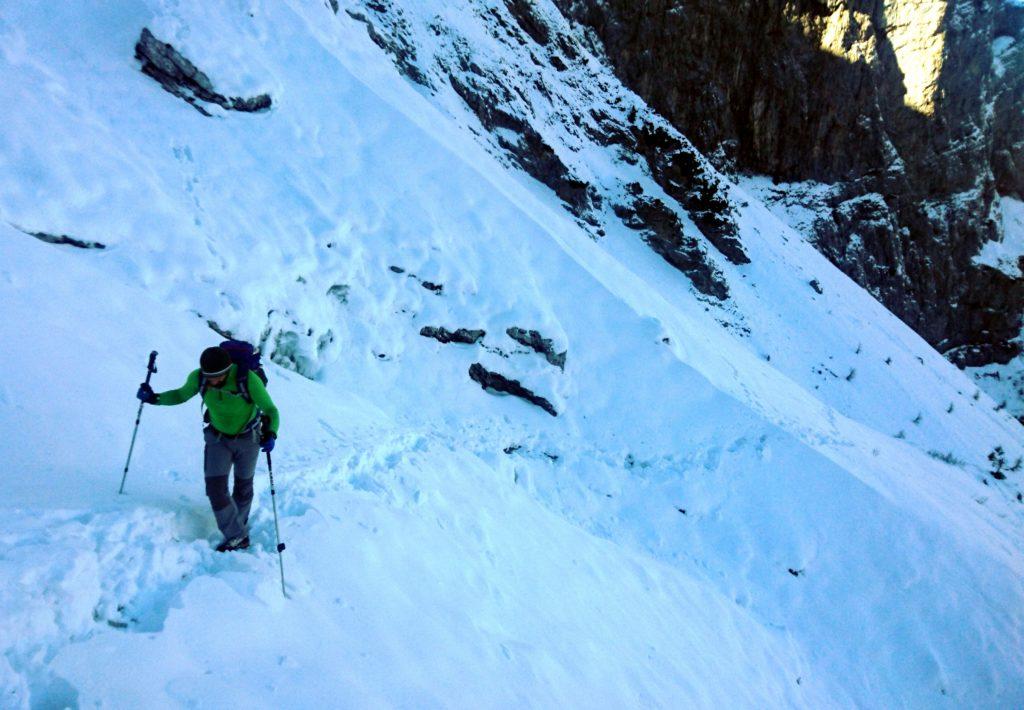 si continua a salire su una neve abbastanza buona per camminare anche senza ramponi