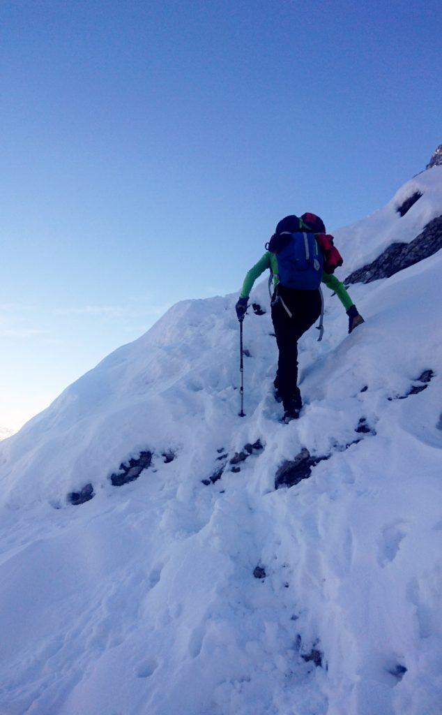 si continua a salire su una neve abbastanza buona per camminare anche senza ramponi