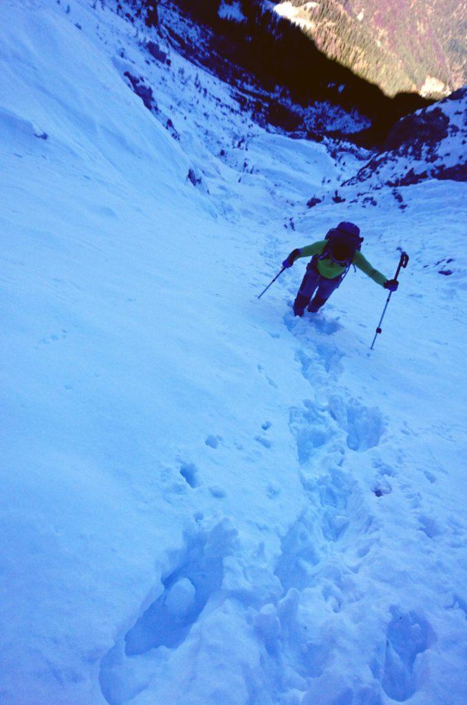 nell'ultimo tratto prima di Passo del Re aumenta la pendenza e ci si immette in un canalino via via più stretto