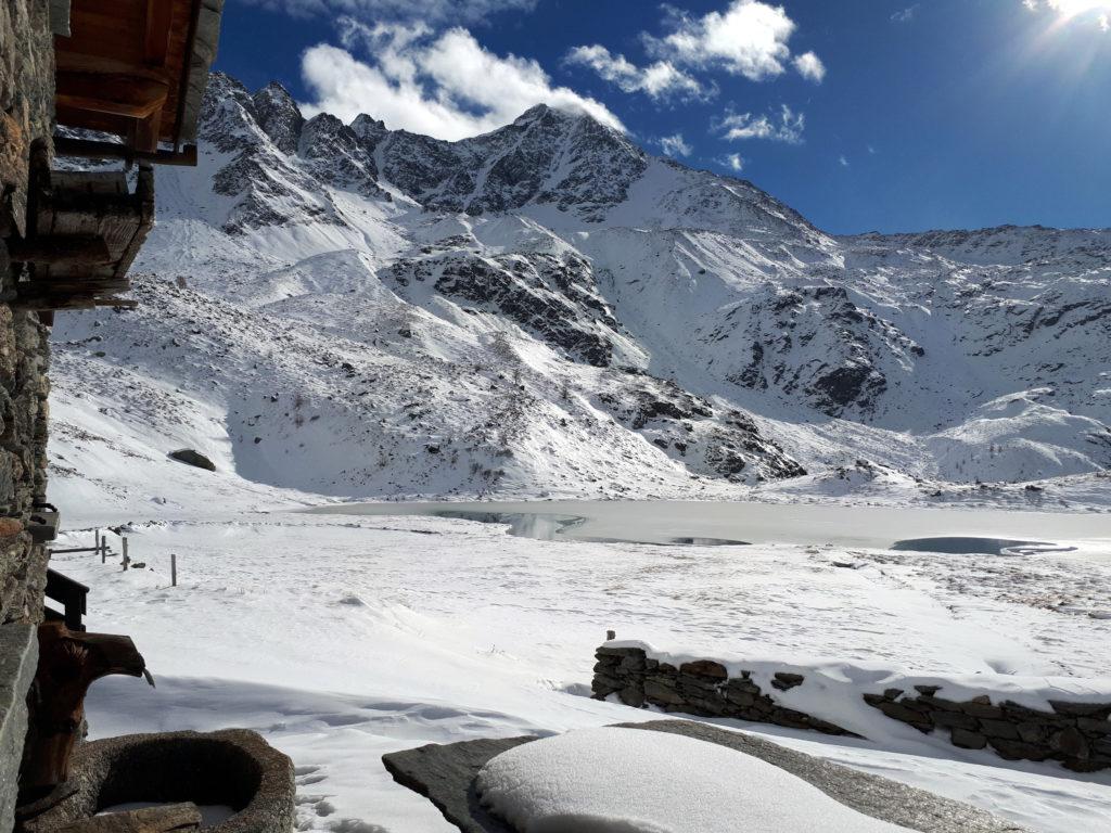 altra vista del Pizzo Stella con il suo bel lago ormai quasi del tutto ghiacciato